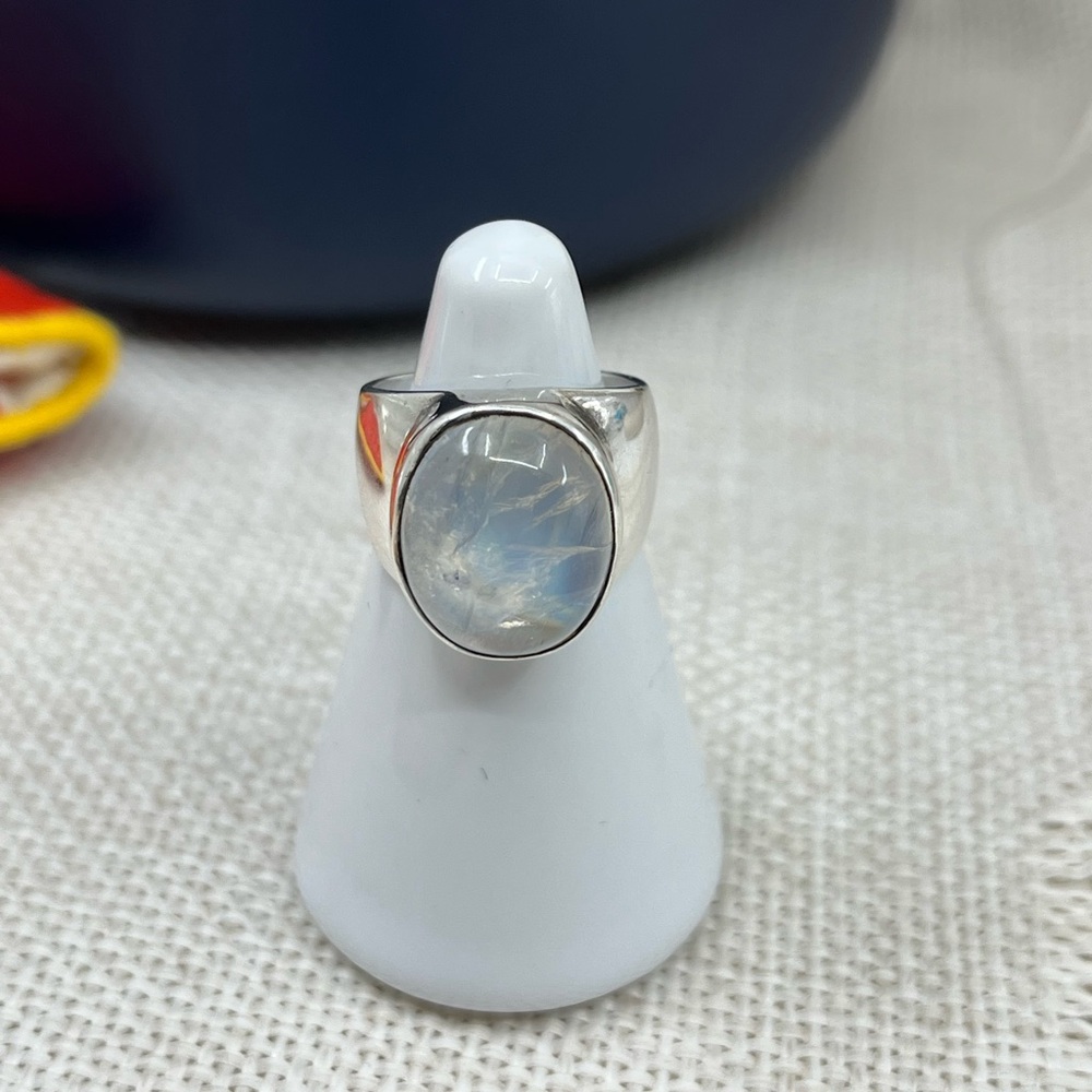 Vintage Sterling Silver Rainbow Moonstone Ring – Size 5 – Bold Artisan Design - Picture 13 of 17